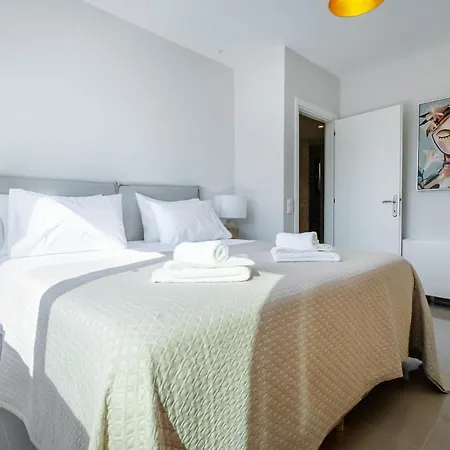 Beachfront - Luxury Apaghio Vilă