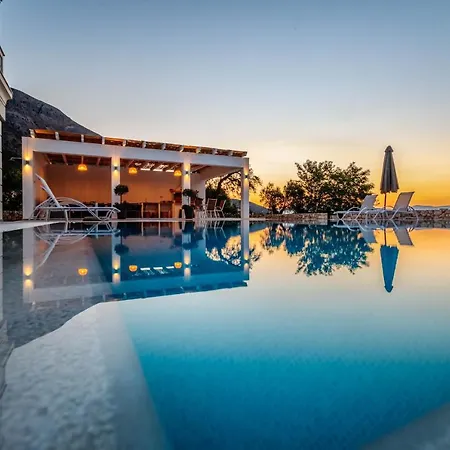 Beachfront - Luxury Apaghio Vilă *