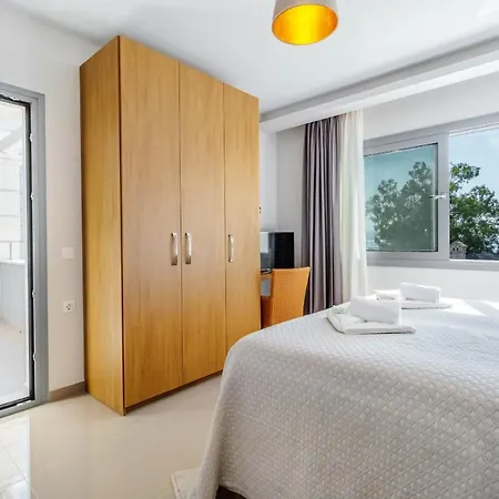 Villa Beachfront - Luxury Apaghio Barbati