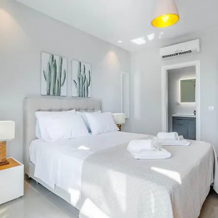 Beachfront - Luxury Apaghio Vilă *